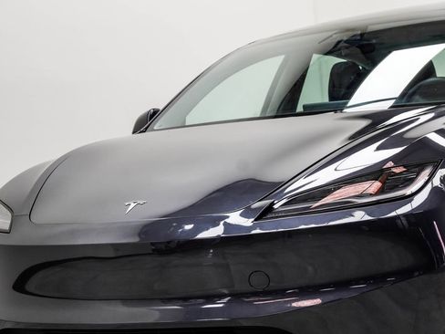 Used 2025 Tesla Model 3 RWD image 2