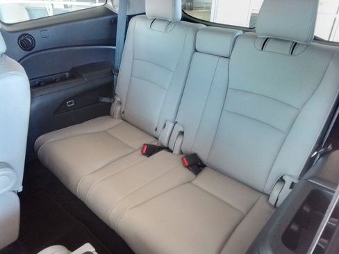 Used 2017 Honda Pilot Elite image 16