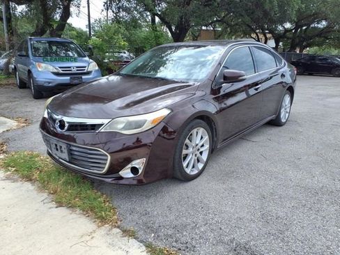 Used 2013 Toyota Avalon XLE Touring FWD image 2