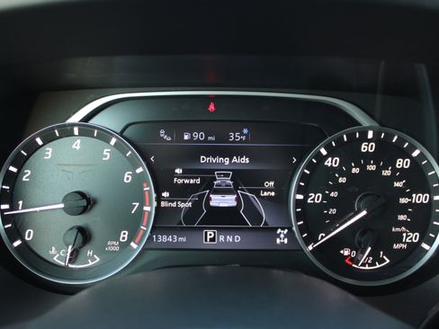 Certified 2024 Nissan Titan SV w/ SV Convenience Package image 29