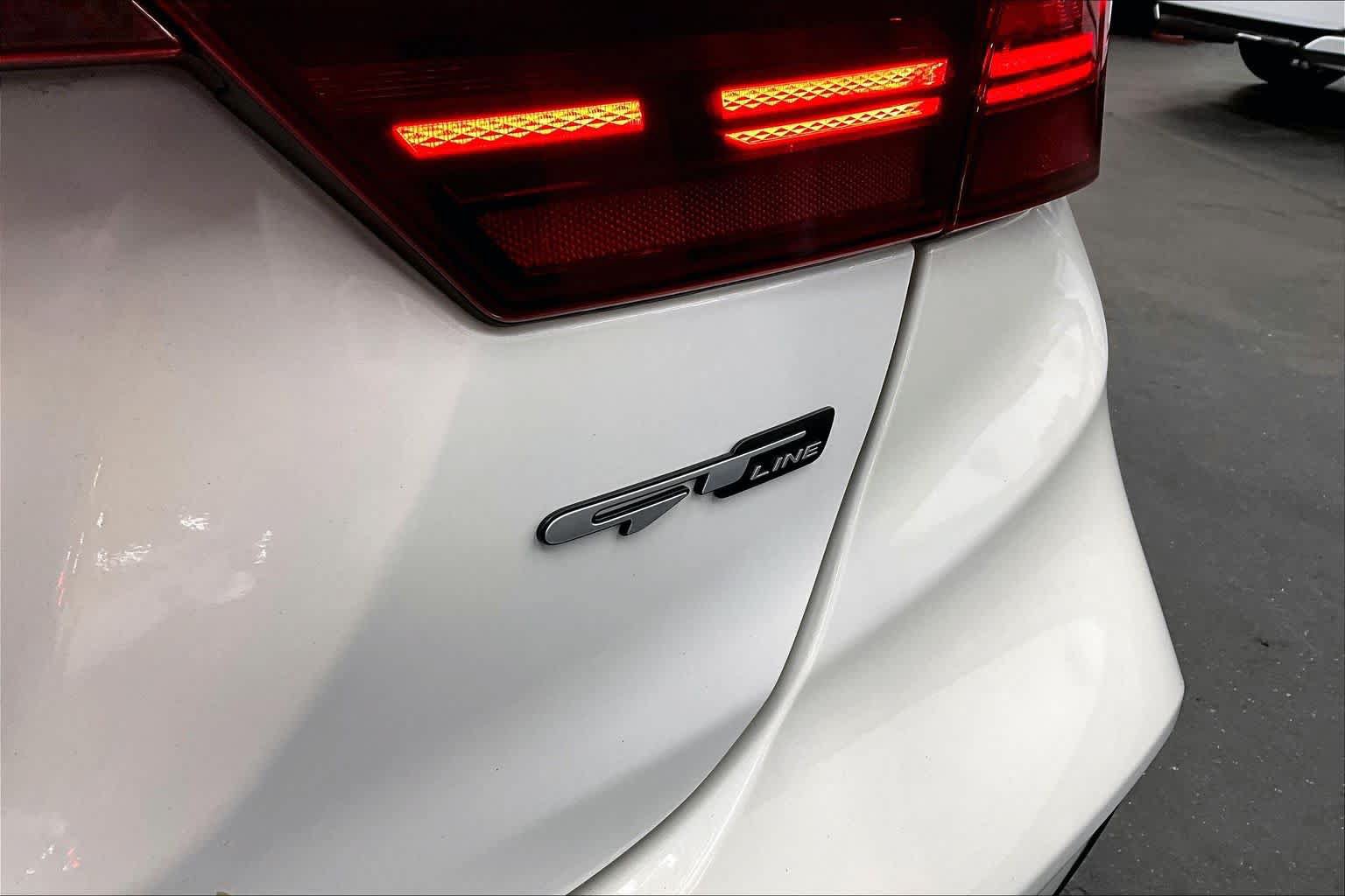 Used 2024 Kia Forte GT-Line FWD image 9