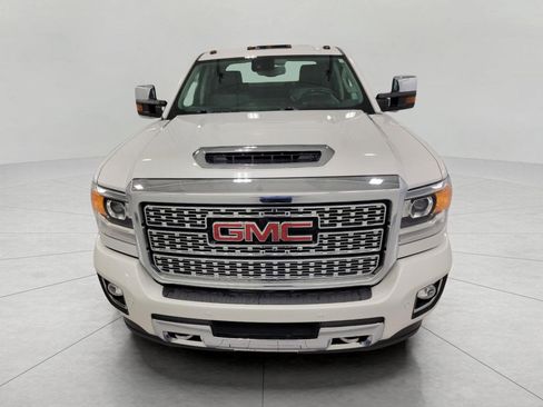 Used 2018 GMC Sierra 2500 Denali w/ Duramax Plus Package AWD/4WD image 13