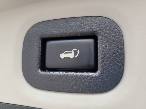 Used 2016 Nissan Rogue SL w/ SL Premium Package AWD/4WD image 9