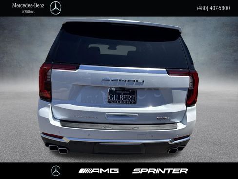 Used 2026 GMC Yukon Denali AWD/4WD image 4