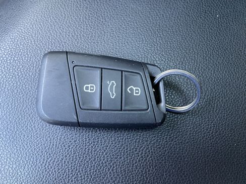Used 2022 Volkswagen Jetta SE w/ Panoramic Sunroof Package FWD image 36
