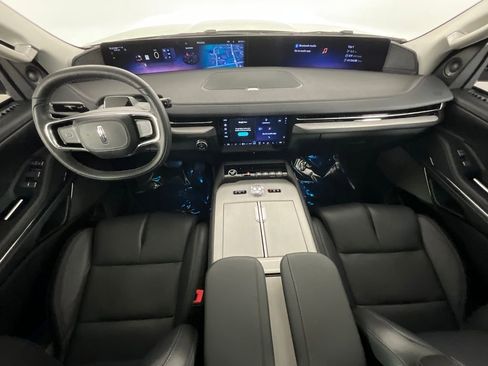 Used 2025 Lincoln Navigator Reserve image 10