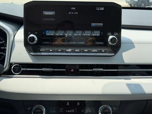 Used 2025 Mitsubishi Outlander SEL AWD/4WD image 19