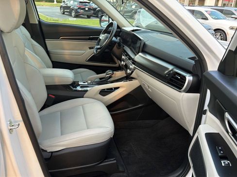 Used 2025 Kia Telluride S FWD image 13