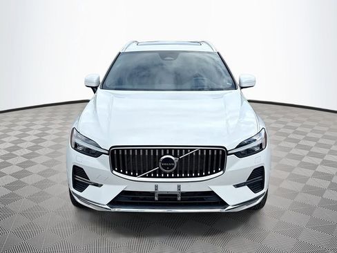 Used 2022 Volvo XC60 B5 Inscription w/ Advanced Package image 2