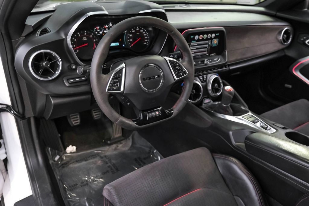 Used 2018 Chevrolet Camaro ZL1 RWD image 11
