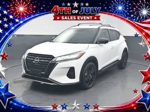 Used 2023 Nissan Kicks SR w/ Exterior Package FWD image 1