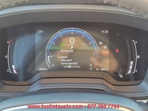 Certified 2025 Toyota Corolla SE image 19