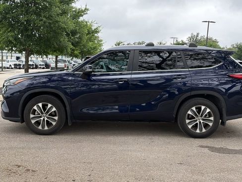 Used 2023 Toyota Highlander XLE FWD image 10