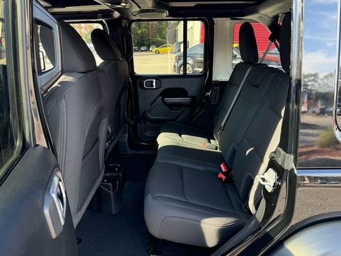 Used 2020 Jeep Wrangler Unlimited Willys image 5