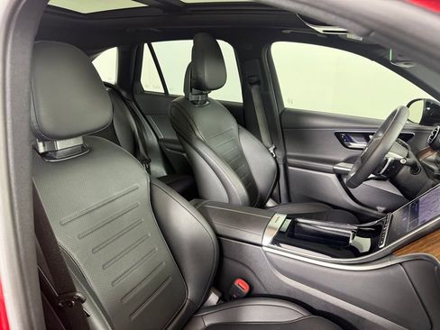 Used 2024 Mercedes-Benz GLC 300 4MATIC image 16