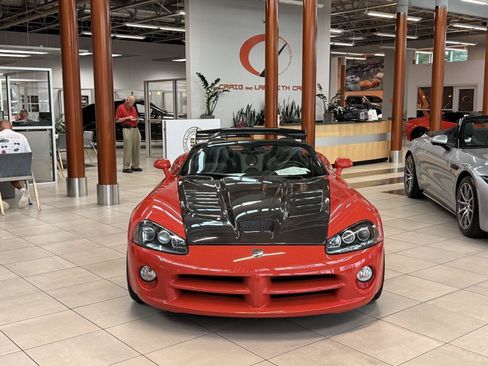 Used 2003 Dodge Viper SRT-10 RWD image 2