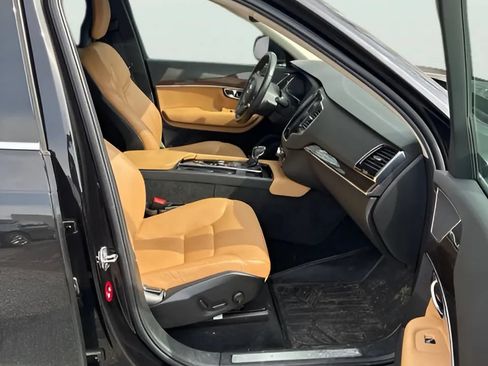 Used 2016 Volvo XC90 T6 Momentum AWD/4WD image 8