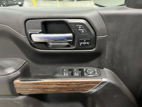 Used 2021 Chevrolet Silverado 1500 High Country w/ Technology Package image 17