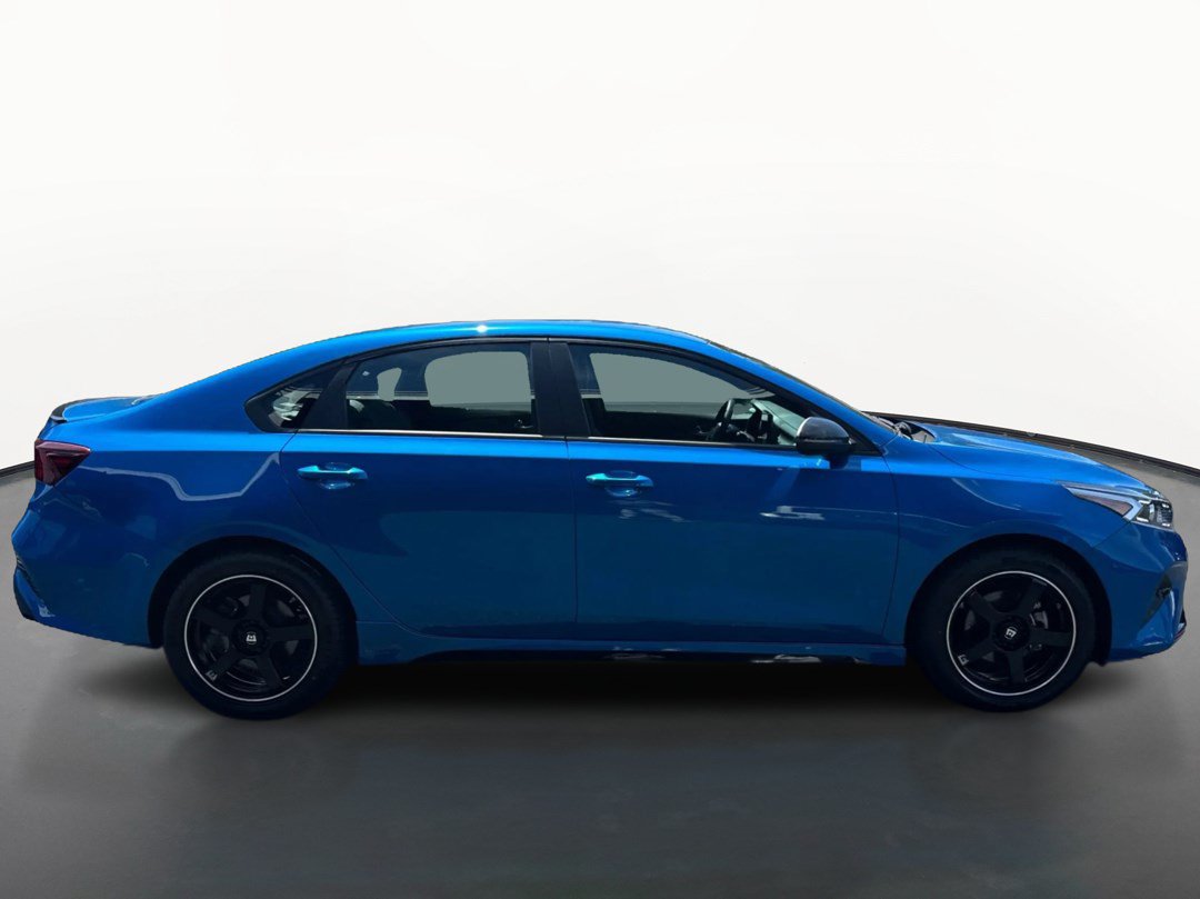 Used 2023 Kia Forte GT-Line w/ GT-Line Technology Package FWD image 2