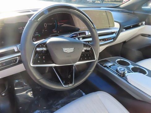 Used 2024 Cadillac Lyriq Sport image 16