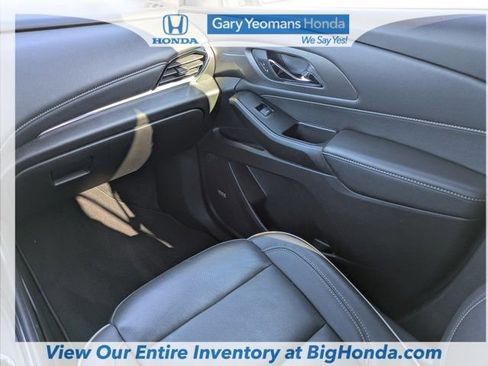 Used 2023 Chevrolet Traverse Premier w/ Redline Edition image 17