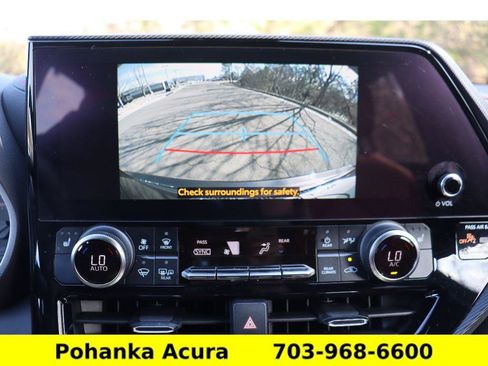 Used 2023 Toyota Highlander XSE AWD/4WD image 16