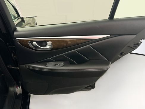 Used 2019 INFINITI Q50 Luxe w/ Essential Package (3.0T Luxe) AWD/4WD image 32