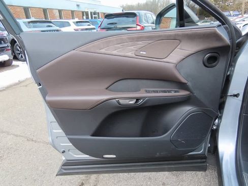 Used 2025 Lexus RX 450h Luxury image 16