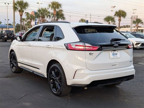 Used 2022 Ford Edge SE w/ Black Appearance Package image 8