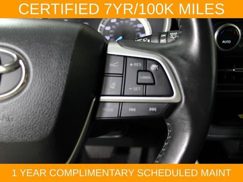 Used 2023 Toyota Highlander XLE AWD/4WD image 22