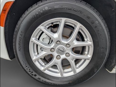 Used 2023 Chrysler Pacifica Touring-L FWD image 25