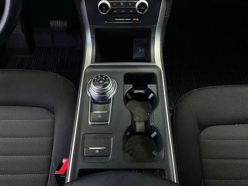 Used 2022 Ford Edge SE w/ Black Appearance Package image 14