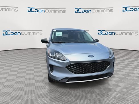Used 2022 Ford Escape SE FWD image 3