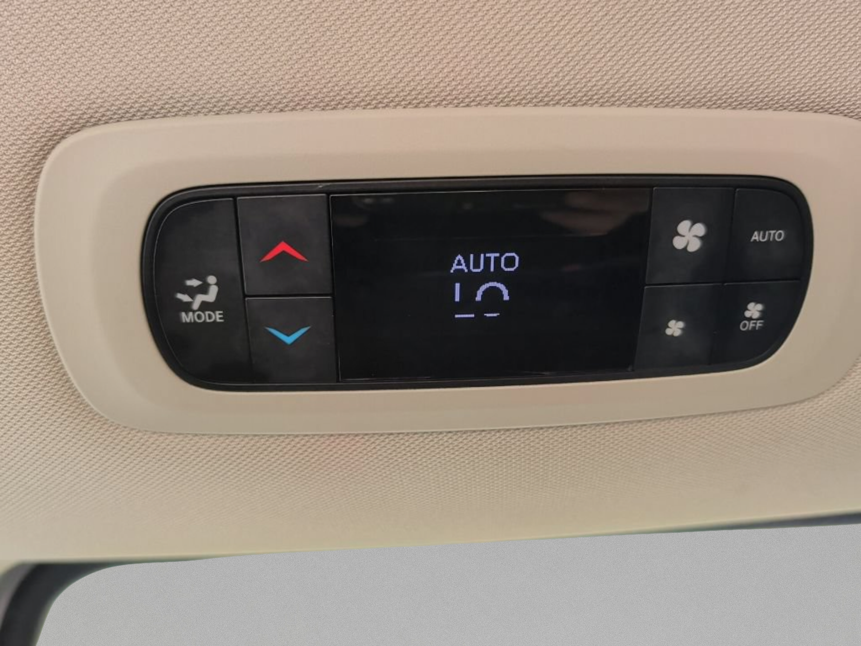 Used 2024 Chrysler Pacifica Limited FWD image 45