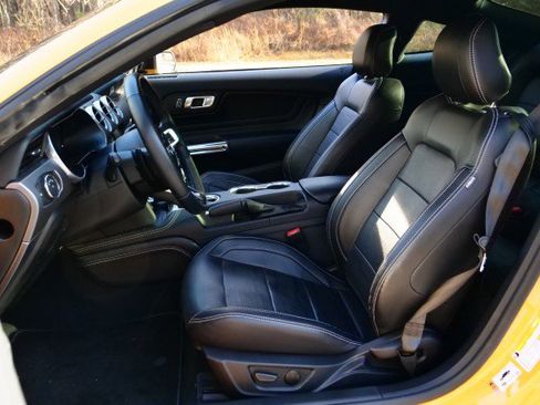 Used 2022 Ford Mustang GT Premium image 3