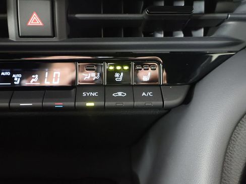 Used 2025 Toyota Crown AWD/4WD image 45