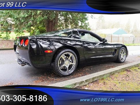 Used 2004 Chevrolet Corvette Coupe w/ Preferred Equipment Group image 9