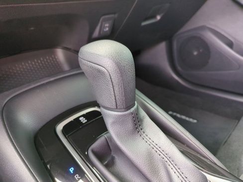 Used 2025 Toyota Corolla LE image 12