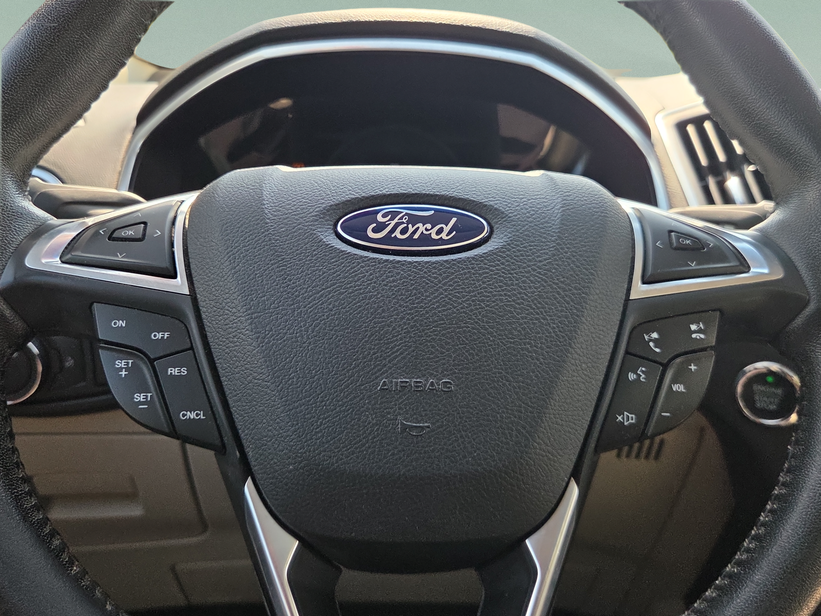 Used 2017 Ford Edge Titanium w/ Equipment Group 301A FWD image 22