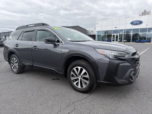 Used 2025 Subaru Outback Premium AWD/4WD image 1