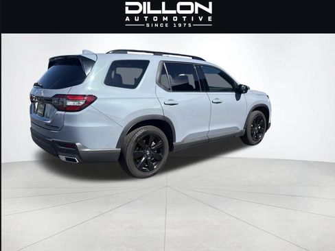 Used 2025 Honda Pilot Black Edition image 5