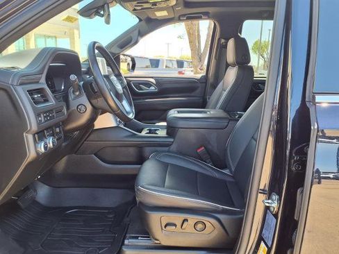 Used 2022 GMC Yukon SLT w/ SLT Premium Package image 19