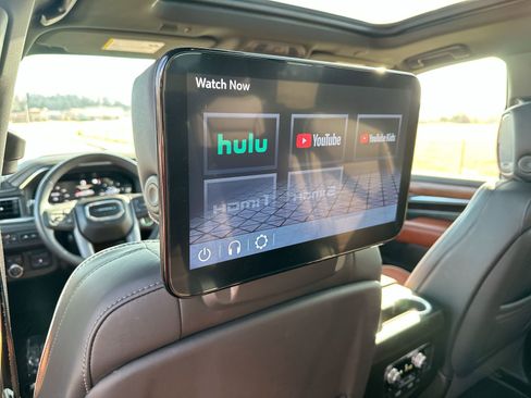 Used 2023 GMC Yukon Denali Ultimate image 24