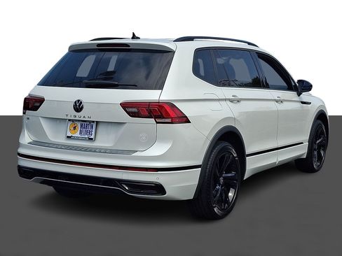 Used 2023 Volkswagen Tiguan SE R-Line FWD image 6