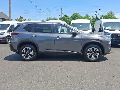Used 2023 Nissan Rogue SV AWD/4WD image 8