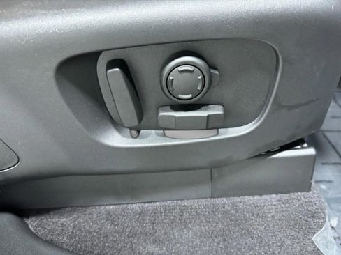 Used 2026 Land Rover Discovery Limited Edition image 21