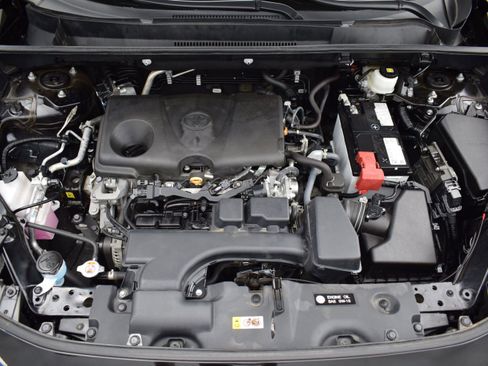 Used 2024 Toyota RAV4 LE AWD/4WD image 9