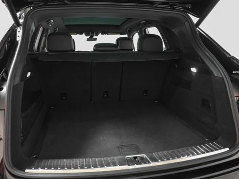 Certified 2023 Porsche Cayenne AWD/4WD image 16