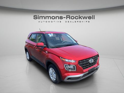 Used 2025 Hyundai Venue SE FWD image 7