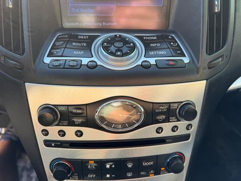 Used 2014 INFINITI Q60 Convertible w/ Premium Package RWD image 36